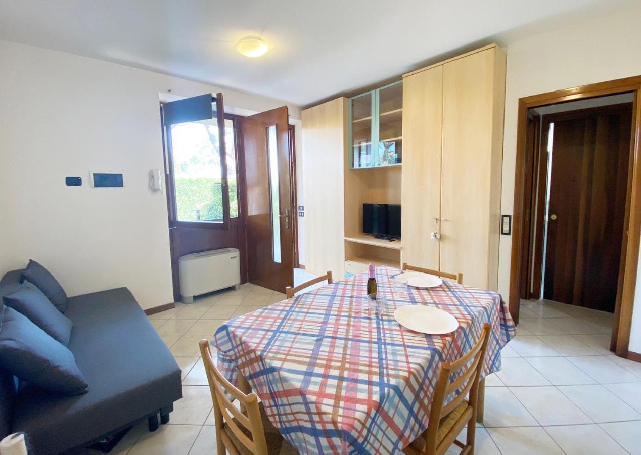 Apartment With Garden And Grill - Green Residence Sirmione Desenzano del Garda Exterior photo